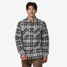 Carica l'immagine nel visualizzatore di Gallery, Patagonia Men's Insulated Organic Cotton Midweight Fjord Flannel Shirt Camicia