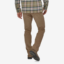 Carica l'immagine nel visualizzatore di Gallery, Patagonia Men's Organic Cotton Corduroy Jeans - Regular Pantaloni uomo Mojave Khaki