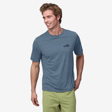 Carica l'immagine nel visualizzatore di Gallery, Patagonia Men's Capilene® Cool Daily Graphic Shirt tecnica da uomo '73 Skyline: Utility Blue X-Dye