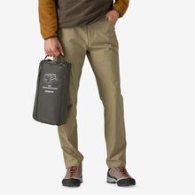 Carica l'immagine nel visualizzatore di Gallery, Patagonia Black Hole® Duffel 70L mod. 49348 col. PINE NEEDLE GREEN