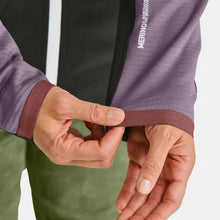 Carica l'immagine nel visualizzatore di Gallery, ORTOVOX FLEECE RIB HOODY col. WILD BERRY