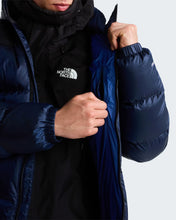 Carica l'immagine nel visualizzatore di Gallery, THE NORTH FACE Giacca in piumino Diablo 2.0 con cappuccio da uomo art. NF0A8992 col. Estate Blue Black Heather-TNF Black-Recycled Downlack Heather-TNF Black-Recycled Down (Copia)
