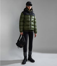 Carica l'immagine nel visualizzatore di Gallery, Napapijri Giacca Piumino Uomo A-Hornelen concappuccio Black Green