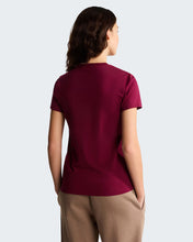 Carica l'immagine nel visualizzatore di Gallery, THE NORTH FACE T-shirt Evolution Simple Dome Slim da donna