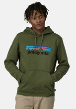 Carica l'immagine nel visualizzatore di Gallery, Patagonia Men's P-6 Logo Uprisal Hoody Felpa Uomo con cappuccio Logo Verde Green