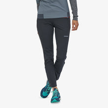 Carica l'immagine nel visualizzatore di Gallery, Patagonia Women's Wind Shield Pants Pantalone legging da donna in soft shell Nero Black