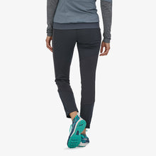 Carica l'immagine nel visualizzatore di Gallery, Patagonia Women's Wind Shield Pants Pantalone legging da donna in soft shell Nero Black