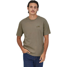 Carica l'immagine nel visualizzatore di Gallery, PATAGONIA '73 SKYLINE ORGANIC T-SHIRT UOMO GARDEN GREEN MEN