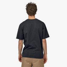 Carica l'immagine nel visualizzatore di Gallery, Patagonia Men's Line Logo Ridge Stripe Organic Pocket T-Shirt Ink Black