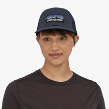 Carica l'immagine nel visualizzatore di Gallery, PATAGONIA P-6 LOGO LOPRO TRUCKER HAT Cappellino con visiera cod. 38283