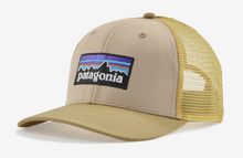 Carica l'immagine nel visualizzatore di Gallery, PATAGONIA P-6 LOGO LOPRO TRUCKER HAT Cappellino con visiera cod. 38283