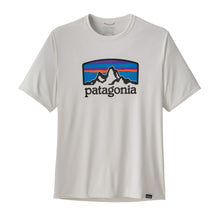 Carica l'immagine nel visualizzatore di Gallery, Patagonia capilene cool daily graphic shirt Maglietta T-shirt tecnica uomo fitz roy horizons white
