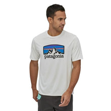 Carica l'immagine nel visualizzatore di Gallery, Patagonia capilene cool daily graphic shirt Maglietta T-shirt tecnica uomo fitz roy horizons white