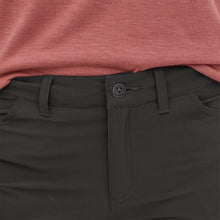 Carica l'immagine nel visualizzatore di Gallery, Patagonia Women's Skyline Traveler Shorts - 8" Pantalone corto tecnico da donna Sabbia Oat Tan