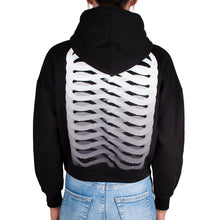 Carica l'immagine nel visualizzatore di Gallery, PROPAGANDA Felpa Donna Nero Corta con Cappuccio e Maxi Stampa sul Retro