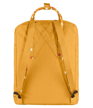 Carica l'immagine nel visualizzatore di Gallery, Fjällräven Zaino Kanken 38 cm