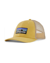 Carica l'immagine nel visualizzatore di Gallery, Patagonia P-6 Logo Trucker Hat Cappellino con visiera e logo