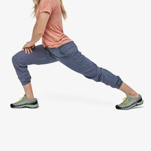 Carica l'immagine nel visualizzatore di Gallery, Patagonia Women's Hampi Rock Pants Pantalone leggero da donna Camp Green