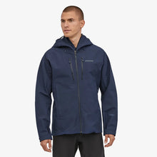 Carica l'immagine nel visualizzatore di Gallery, Patagonia Men's Triolet Jacket Giacca Uomo in GORE-TEX® Black nero