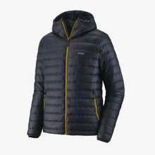 Carica l'immagine nel visualizzatore di Gallery, Patagonia Men's Down Sweater Hoody Piumino Giacca uomo leggera, anti-vento in Piuma Tracciabile Advanced Global 800-fill-power