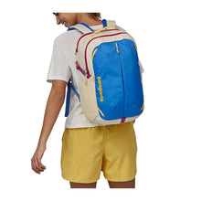 Carica l'immagine nel visualizzatore di Gallery, Patagonia Refugio Daypack 26L Zaino con Custodia imbottita per laptop da 15 pollici