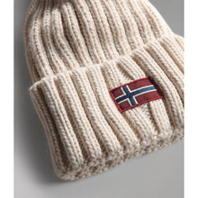 Carica l'immagine nel visualizzatore di Gallery, Napapijri Berretto Semiury W 3 Cappellino da con pompon