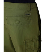 Carica l'immagine nel visualizzatore di Gallery, Napapijri pantaloni bermuda cargo Noto 4 tasconato uomo Verde Green Cypress