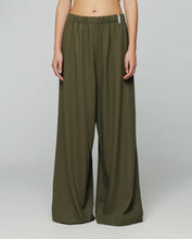 Carica l'immagine nel visualizzatore di Gallery, HINNOMINATE Pantalone largo dritto in lino cod. HMABW01852
