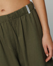 Carica l'immagine nel visualizzatore di Gallery, HINNOMINATE Pantalone largo dritto in lino cod. HMABW01852
