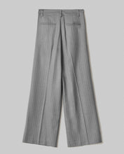 Carica l'immagine nel visualizzatore di Gallery, HINNOMINATE Pantalone Over Gessato Con Pences art. HMABW02246 col. Grigio Melange
