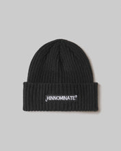 Carica l'immagine nel visualizzatore di Gallery, HINNOMINATE Berretta Con Patch Sul Davanti art. HMACM00060
