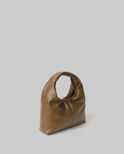 Carica l'immagine nel visualizzatore di Gallery, HINNOMINATE  Borsa Piccola In Ecopelle Con Etichetta E Placchetta In Metallo art. HMACW00122
