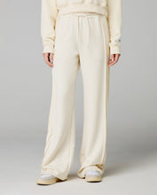 Carica l'immagine nel visualizzatore di Gallery, HINNOMINATE Pantalone Dritto In Viscosa Con Nervature Laterali art. HMABW01995
