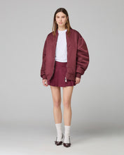Carica l'immagine nel visualizzatore di Gallery, HINNOMINATE Bomber Oversize art. HMABW01920 col. BORDEAUX
