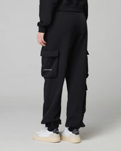 Carica l'immagine nel visualizzatore di Gallery, HINNOMINATE Pantalone Con Elastico Al Fondo E Tasconi Laterali art. HMABW01952 col. BLACK
