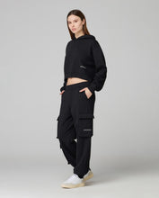 Carica l'immagine nel visualizzatore di Gallery, HINNOMINATE Pantalone Con Elastico Al Fondo E Tasconi Laterali art. HMABW01952 col. BLACK

