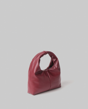 Carica l'immagine nel visualizzatore di Gallery, HINNOMINATE  Borsa Piccola In Ecopelle Con Etichetta E Placchetta In Metallo art. HMACW00122
