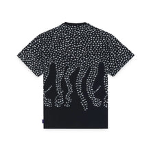 Carica l&#39;immagine nel visualizzatore di Gallery, Octopus Studs Tee T-shirt manica corta unisex Black
