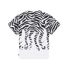 Carica l&#39;immagine nel visualizzatore di Gallery, Octopus Zebra Tee t-shirt
