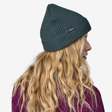 Carica l'immagine nel visualizzatore di Gallery, PATAGONIA FISHERMANS ROLLED BEANIE Berretto Cappellino materiale reciclato Nouveau Green
