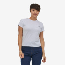 Carica l'immagine nel visualizzatore di Gallery, Patagonia Women's P-6 Logo Responsibili-Tee® T-shirt donna logo White

