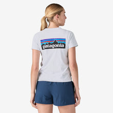 Carica l'immagine nel visualizzatore di Gallery, Patagonia Women's P-6 Logo Responsibili-Tee® T-shirt donna logo White
