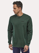 Carica l&#39;immagine nel visualizzatore di Gallery, Patagonia Men&#39;s Long-Sleeved P-6 Logo Responsibilit-Tee T-shirt manica lunga in cotone Green
