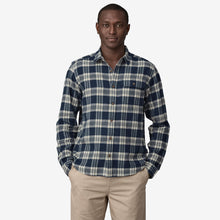 Carica l'immagine nel visualizzatore di Gallery, Patagonia Camicia Long-Sleeved Lightweight Fjord Flannel Shirt cod. 42410

