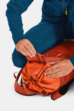 Carica l'immagine nel visualizzatore di Gallery, Ortovox TRAD ZERO 24 litri Unisex ZAINO LEGGERO, MINIMALISTA E SOSTENIBILE PER L'ARRAMPICATA ALPINA desert orange
