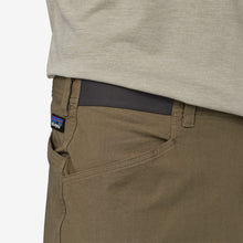Carica l&#39;immagine nel visualizzatore di Gallery, Patagonia Men&#39;s Venga Rock Pants - Regular Pantalone uomo in misto cotone Sage Khaki
