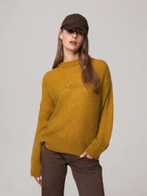 Carica l'immagine nel visualizzatore di Gallery, HINNOMINATE Maglia girocollo in mohair art.  HMABW03019_MTTM0001 col. SENAPE

