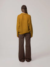 Carica l'immagine nel visualizzatore di Gallery, HINNOMINATE Maglia girocollo in mohair art.  HMABW03019_MTTM0001 col. SENAPE
