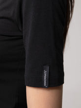 Carica l'immagine nel visualizzatore di Gallery, HINNOMINATE Maglia a lupetto in prima lana art. HMABW03151_TVW0001 col. NERO
