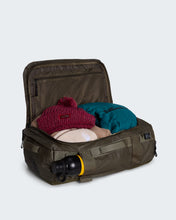 Carica l'immagine nel visualizzatore di Gallery, THE NORTH FACE Duffel Base Camp Voyager 32 L art.  NF0A52RR col. New Taupe Green
